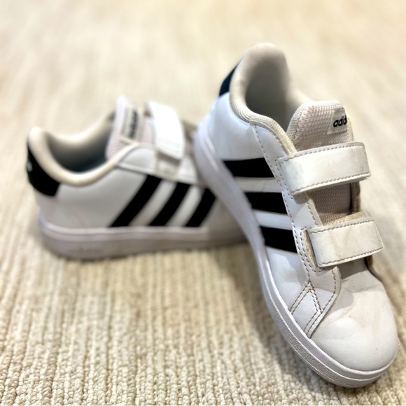 ADIDAS TODDLER GRAND COURT LIFESTYLE HOOK AND LOOP SHOES - Picture 2 of 7